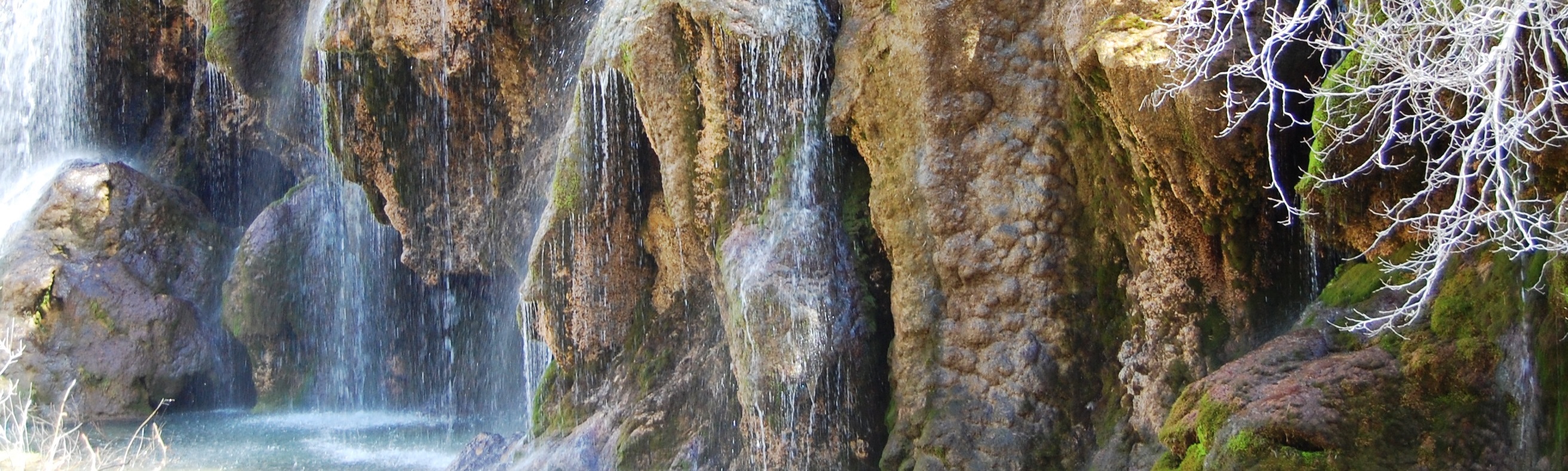 La cascada en primavera