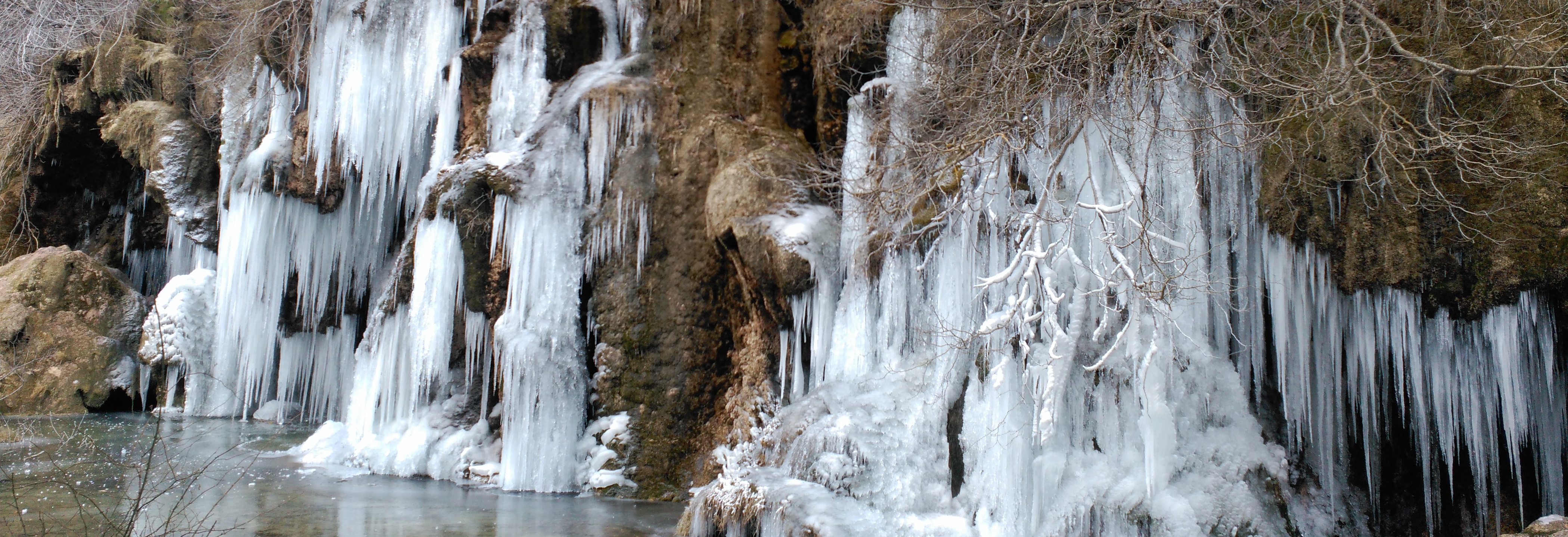 Cascada helada en enero