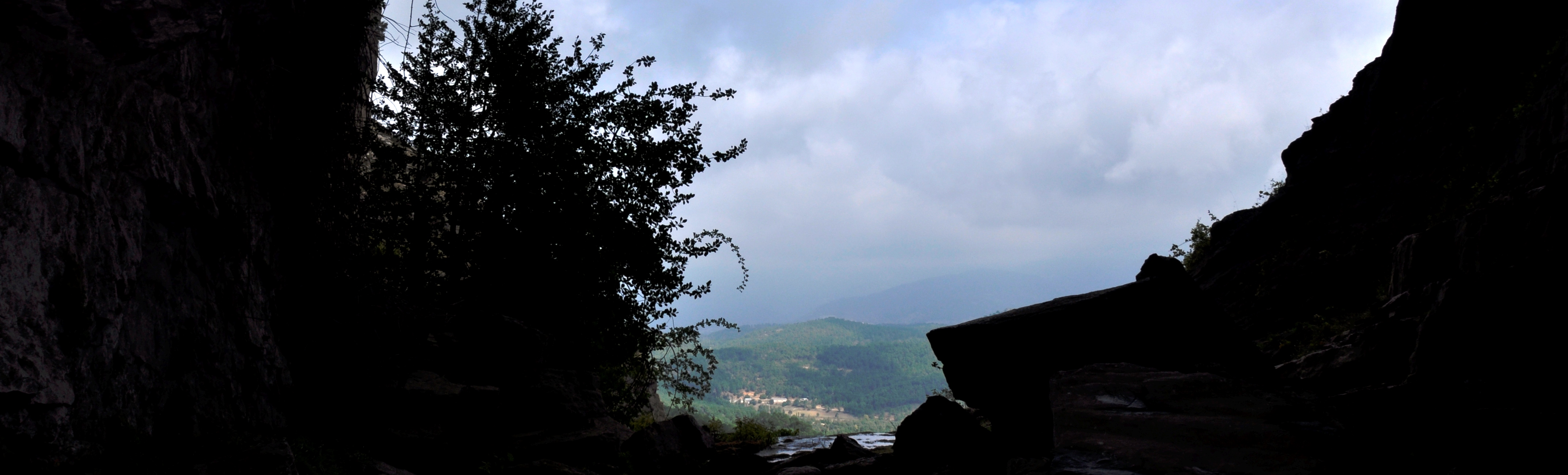 Vista desde la boca de la Cueva de los Chorros