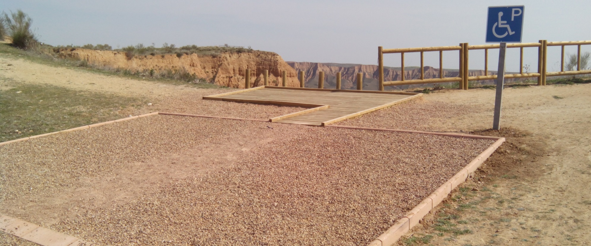 Mirador de los Enebros, aparcamiento para personas con movilidad reducida